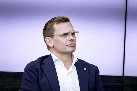 Sdp:n puoluesihteeri Antton Rönnholm.