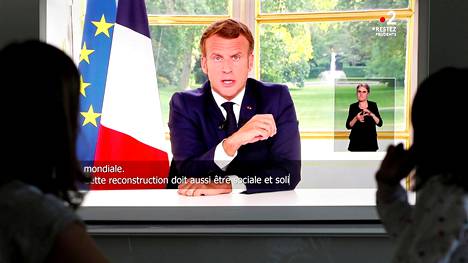 Emmanuel Macron piti sunnuntaina televisiopuheen.