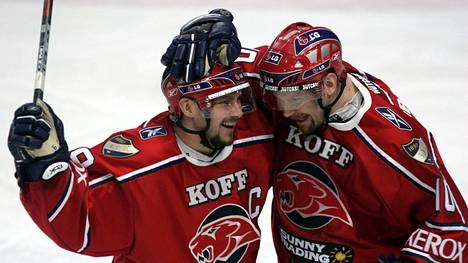 Kimmo Kuhta (vas.) ja Jere Karalahti edustivat Helsingin IFK:ta yhtä aikaa yli vuosikymmenen ajan.