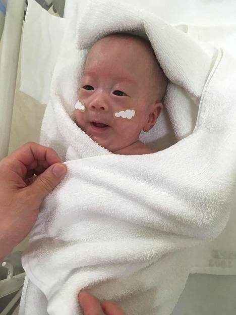 Maailman pienin poikavauva pääsi kotiin sairaalasta – painoi syntyessään  vain 268 grammaa - Ulkomaat - Ilta-Sanomat