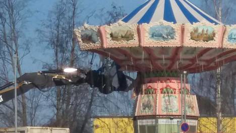 Särkänniemen suosikkilaite katosi yllättäen huvipuiston paraatipaikalta –  somessa kiehutaan kiukusta: ”Ei voi olla totta!” - Matkat - Ilta-Sanomat