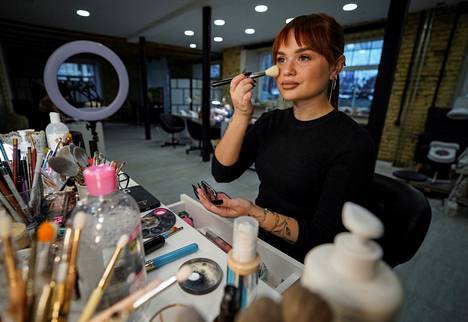 Irina Filkinan kynnet manikyroinut kosmetologi Anastasija Subatsheva tunnisti asiakkaansa.