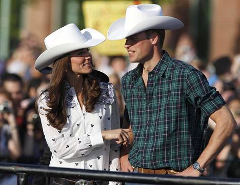 Catherine ja William edustavat usein yhdessä. Kuvassa pari seuraa rodeota vuonna 2011.