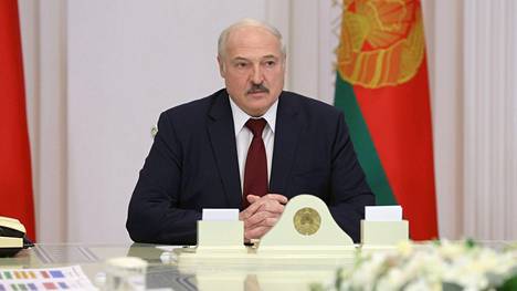 Lukashenka sanoi kannattavansa perustuslain uudistuksia.