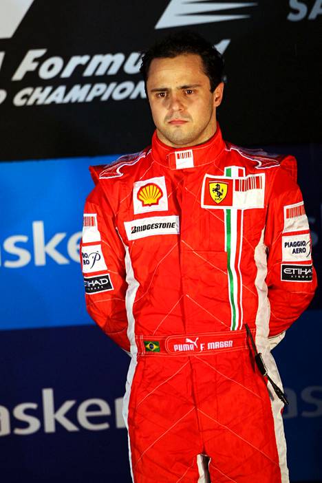 Felipe Massaa ei koti-GP:n voitto riemastuttanut, kun MM-titteli meni pisteellä sivu suun.