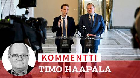 Keskustan varapuheenjohtaja Petri Honkonen ja ryhmäjohtaja Antti Kurvinen pitivät tiedotustilaisuuden epäluottamuksesta hallituksen EU:n yhteisvelkalinjaan.