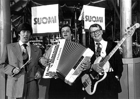 Solistiyhtye Suomi lavatansseissa vuonna 1984.