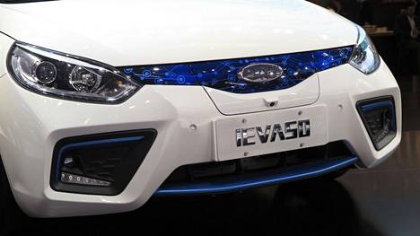 Ilta-Sanomat tutustui JAC iEVA50 -sähköautoon Pekingin autonäyttelyssä keväällä 2018. Nyt kyseinen valmistaja suunnittelee Moskvitsh-yhteistyötä venäläisten kanssa.