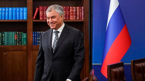 Vjatsheslav Volodin toimii duuman puhemiehenä. Ennen nykyistä postiaan Volodin on toiminut muun muassa Putinin hallituksen varapääministerinä sekä Venäjän presidentinhallinnon apulaispäällikkönä.