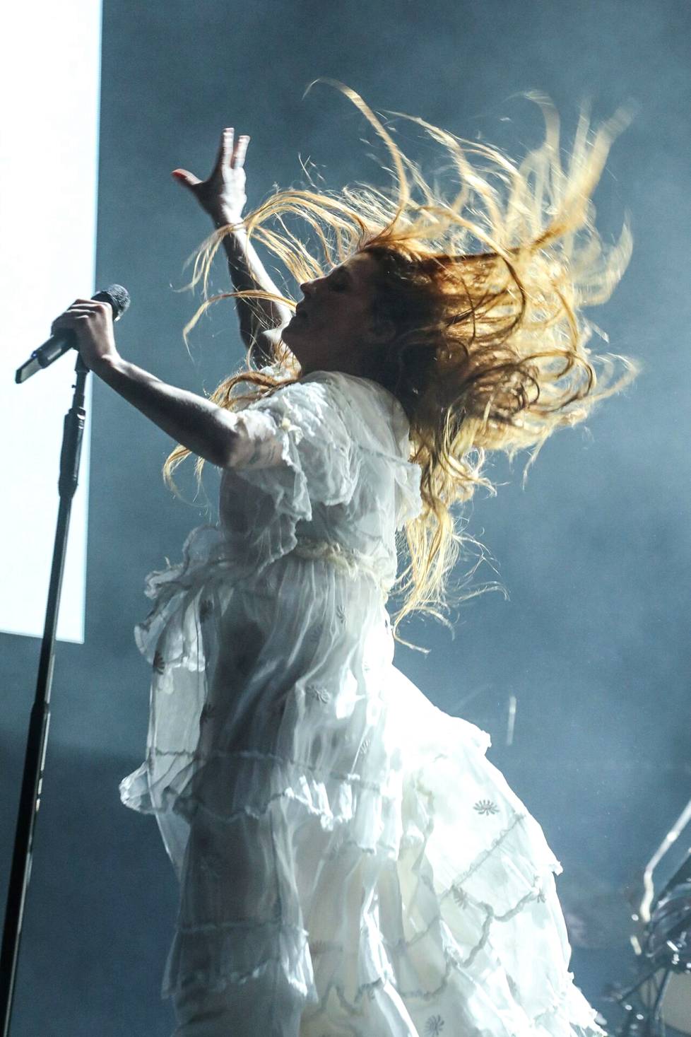 Flow -festivaali järjestettiin koronatauon jälkeen. Florence + The Machine oli lauantain energinen pääesiintyjä.