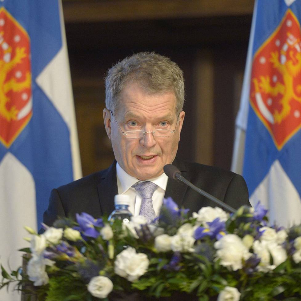 Presidentti Niinistö puhui maanpuolustuskurssin avajaisissa marraskuussa 2014.