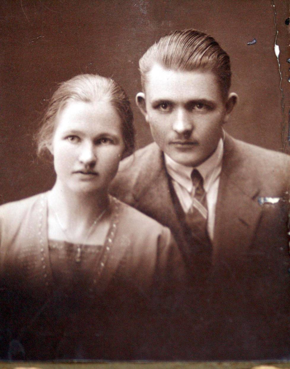Anni ja Joonas Korolainen avioituivat vuonna 1923.