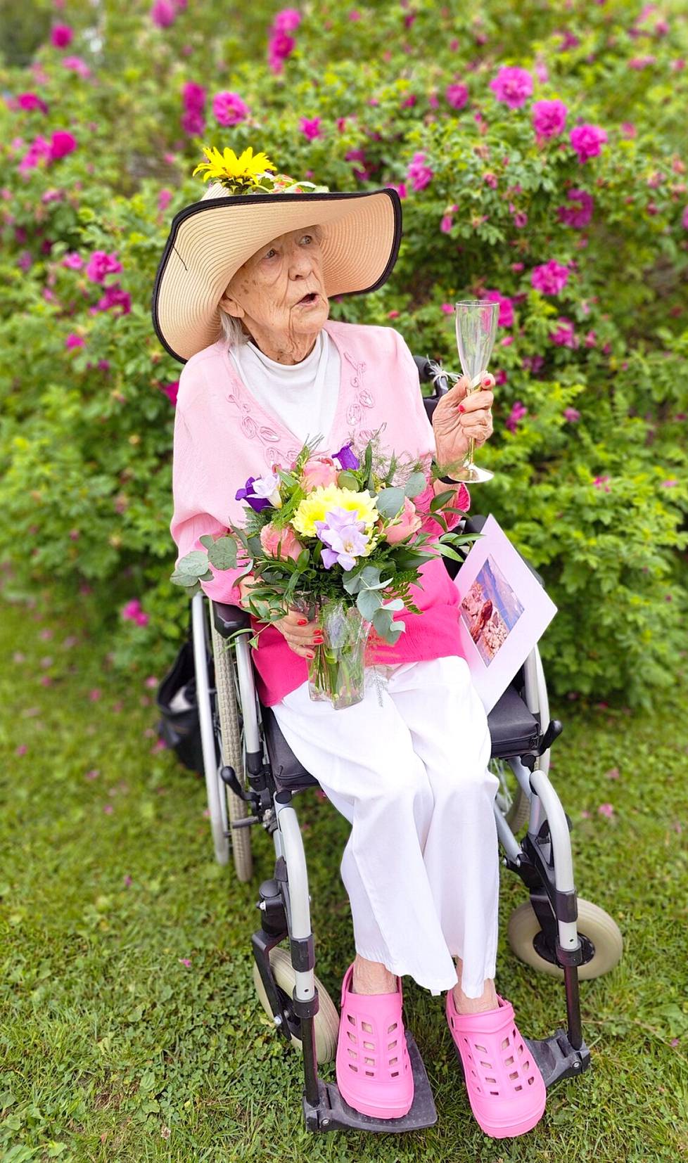 Anja Rajanen vietti kesällä 90-vuotissyntymäpäiviään.