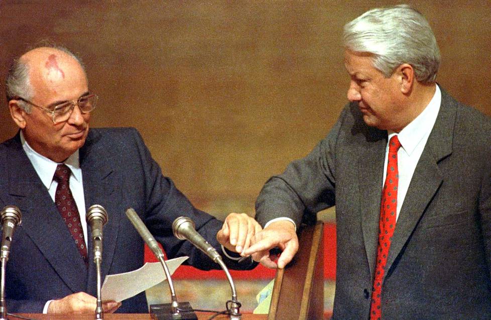 Neuvostoliiton presidentti Mihail Gorbatshov ja Venäjän presidentti Boris Jeltsin elokuussa 1991.