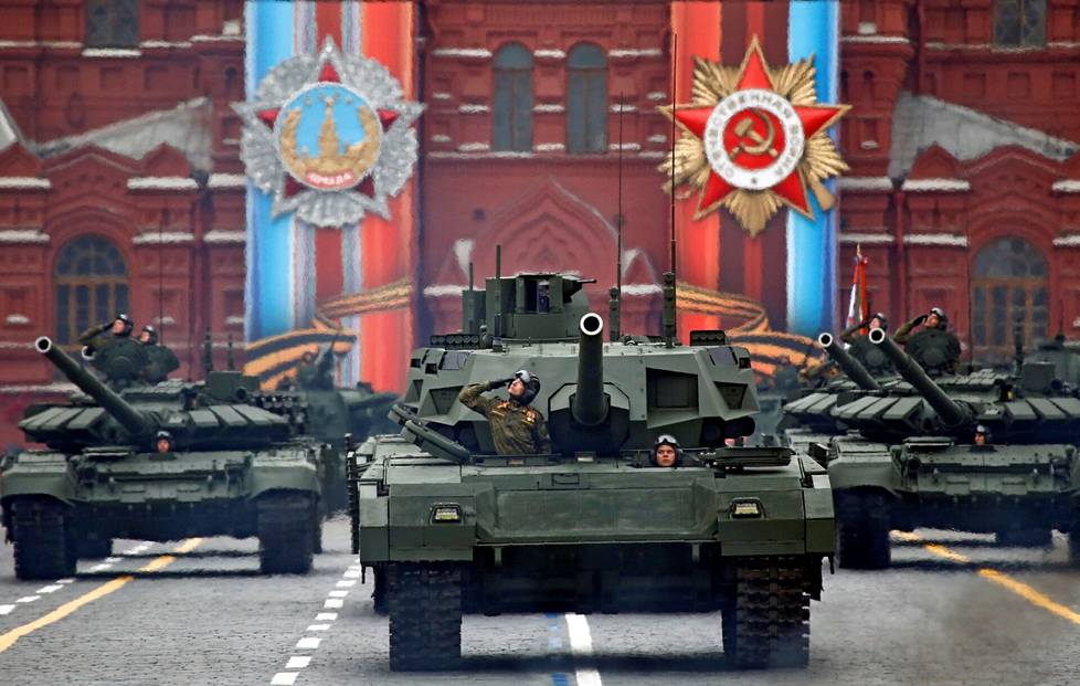 Panssariajoneuvonäytös toisen maailman sodan päättymisen muistoparaatissa 2017 Moskovassa.