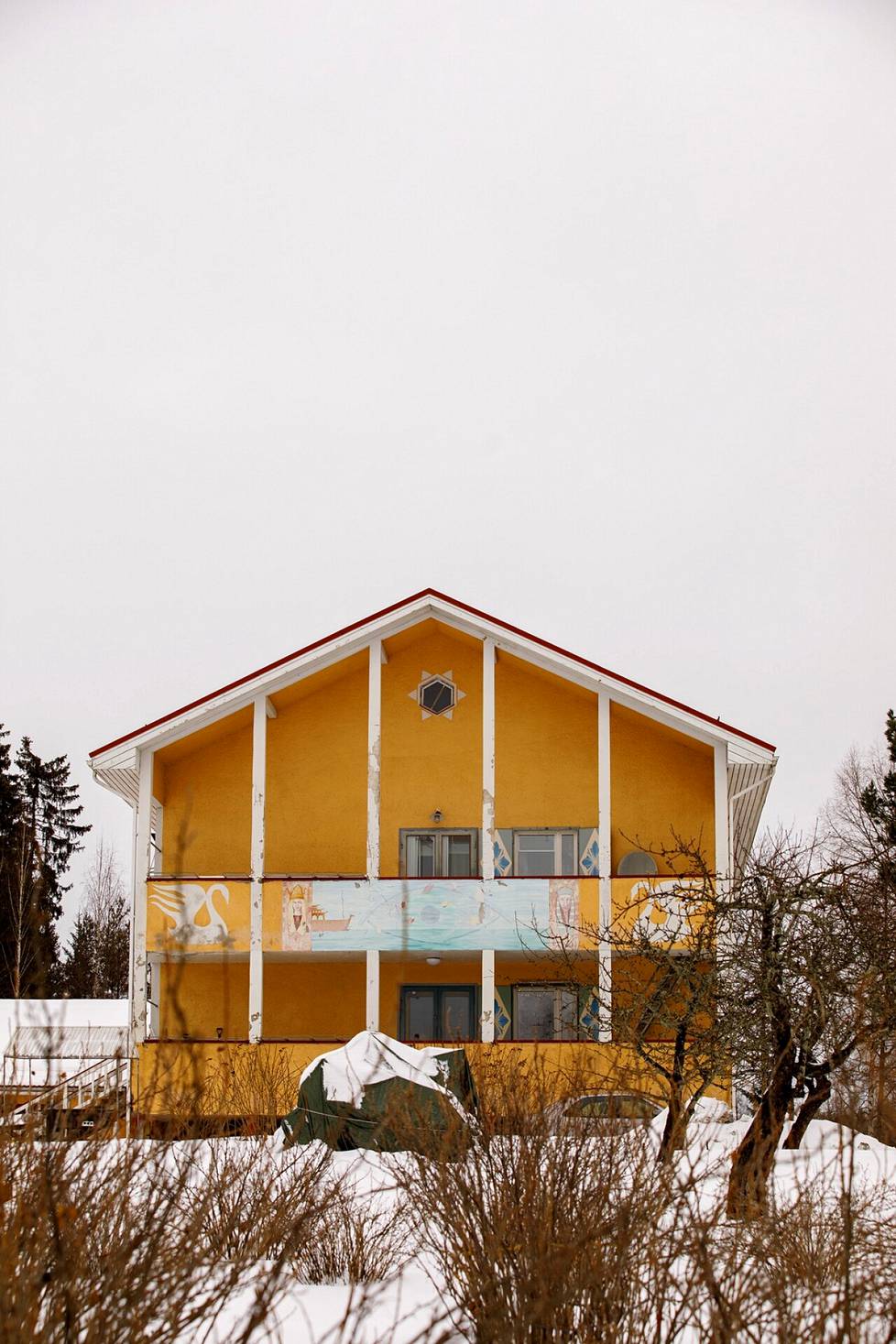 Yhteisön väki osti entisen vanhainkodin kotitalokseen Vilppulan kunnalta kuukausierissä. 