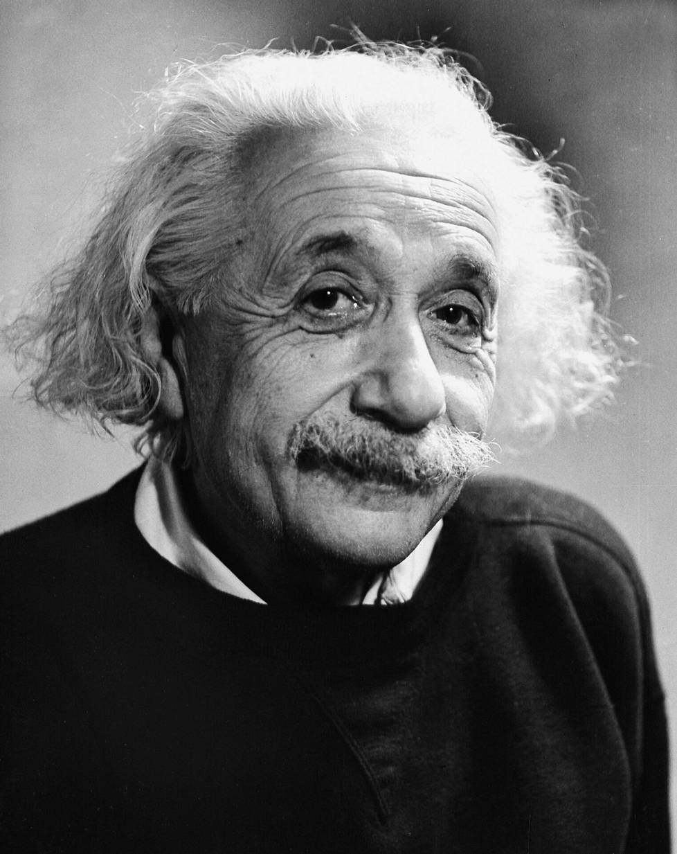 Albert Einstein oli  saksanjuutalainen teoreettinen fyysikko, joka loi suhteellisuusteorian. 