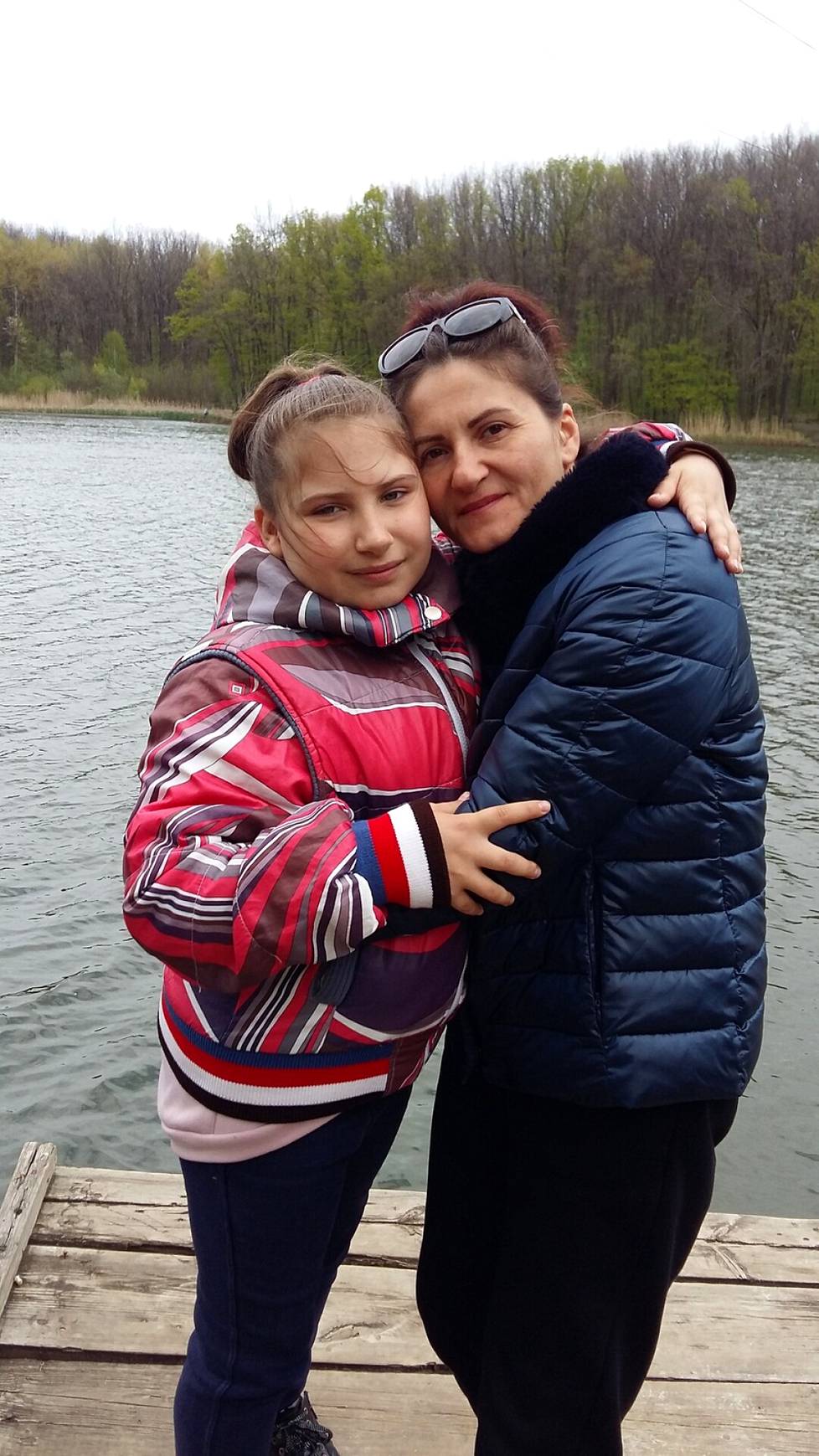 Anastasia Hrytsenko kuvassa äitinsä Irinan kanssa.
