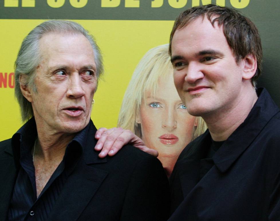 David Carradinen tähti syttyi uudestaan Quentin Tarantinon Kill Bill -elokuvien (2003-2004) ansiosta. Taustalla julisteessa elokuvien pääosaa esittänyt Uma Thurman.