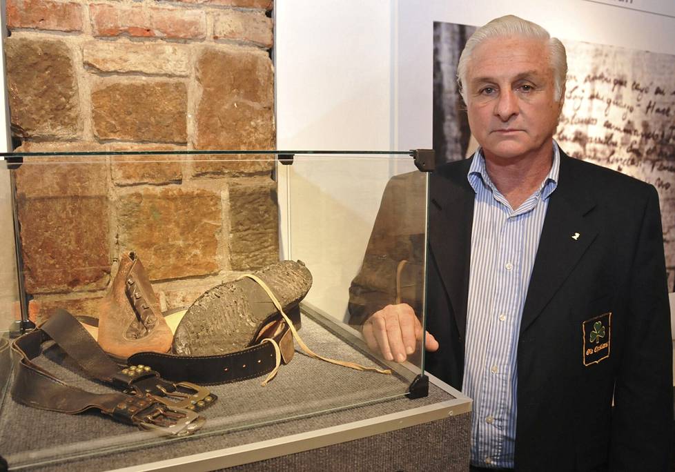 Roberto Canessa 2012 Montevideossa. Selviytyjien esineitä on ollut näyttelyissä ja museoissa esillä.