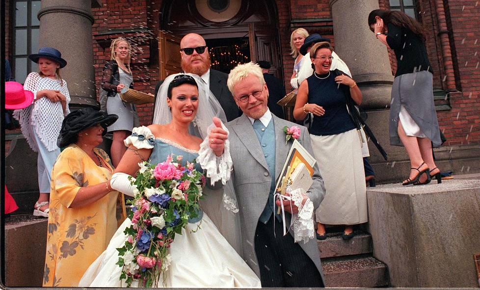 Nipa ja Diana saivat toisensa heinäkuussa 2000 Uspenskin katedraalissa.