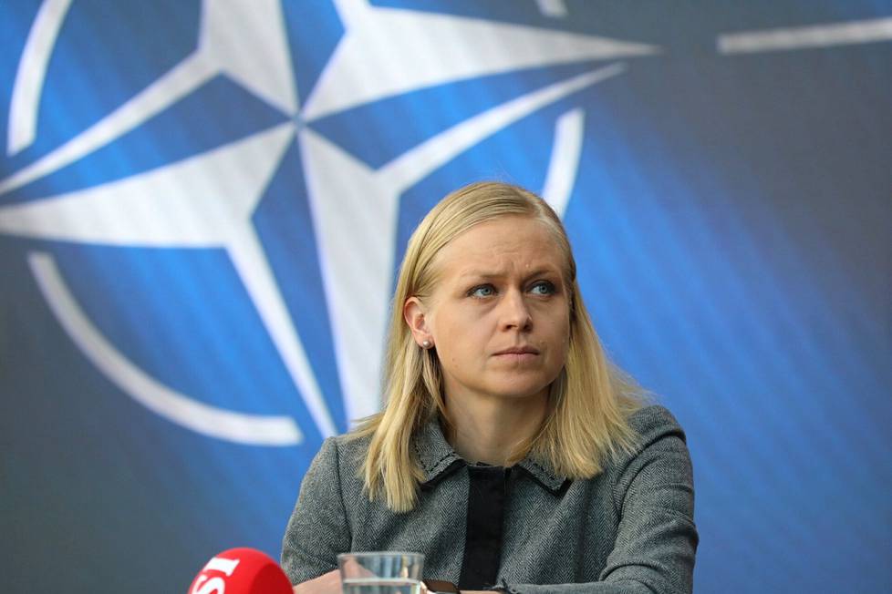 Elina Valtonen (kok) sanoo, että Natossa ymmärretään, että Suomi on eturintaman valtio. Valtonen lisää, että kaikilla Naton jäsenillä on liittokuntaa kohtaan velvollisuuksia, jotka pitää täyttää.