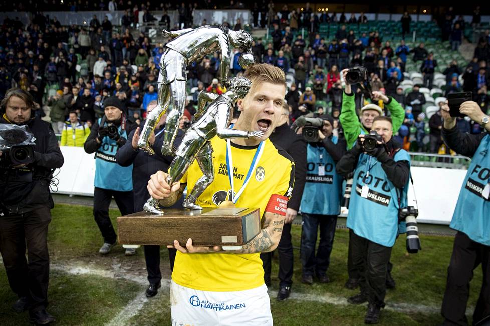 Pennanen voitti KuPSin kanssa Suomen mestaruuden kauden 2019 päätteeksi.