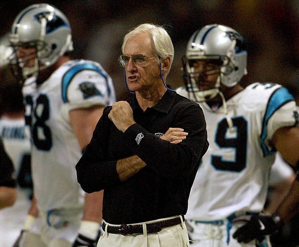 Panthersin valmentaja George Seifert on kaksinkertainen Super Bowl -voittaja päävalmentajana.