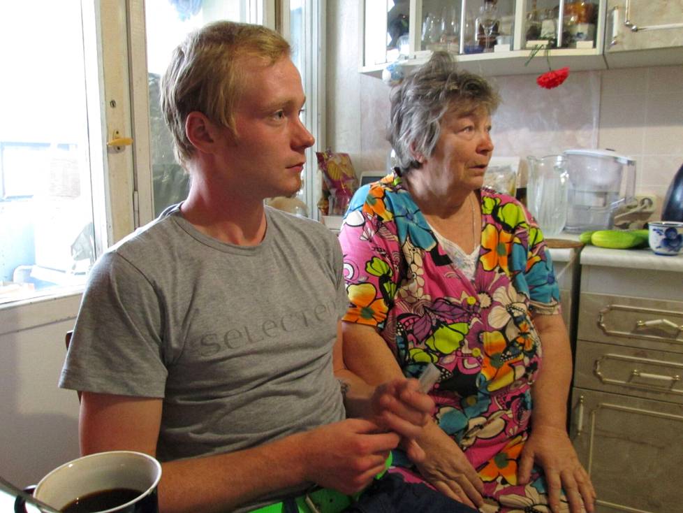 Jyri ja mummo kuvattuna syyskuun alussa 2013 Moskovassa. Snäll ei uskaltanut matkustaa Venäjälle enää edes mummonsa hautajaisiin. 
