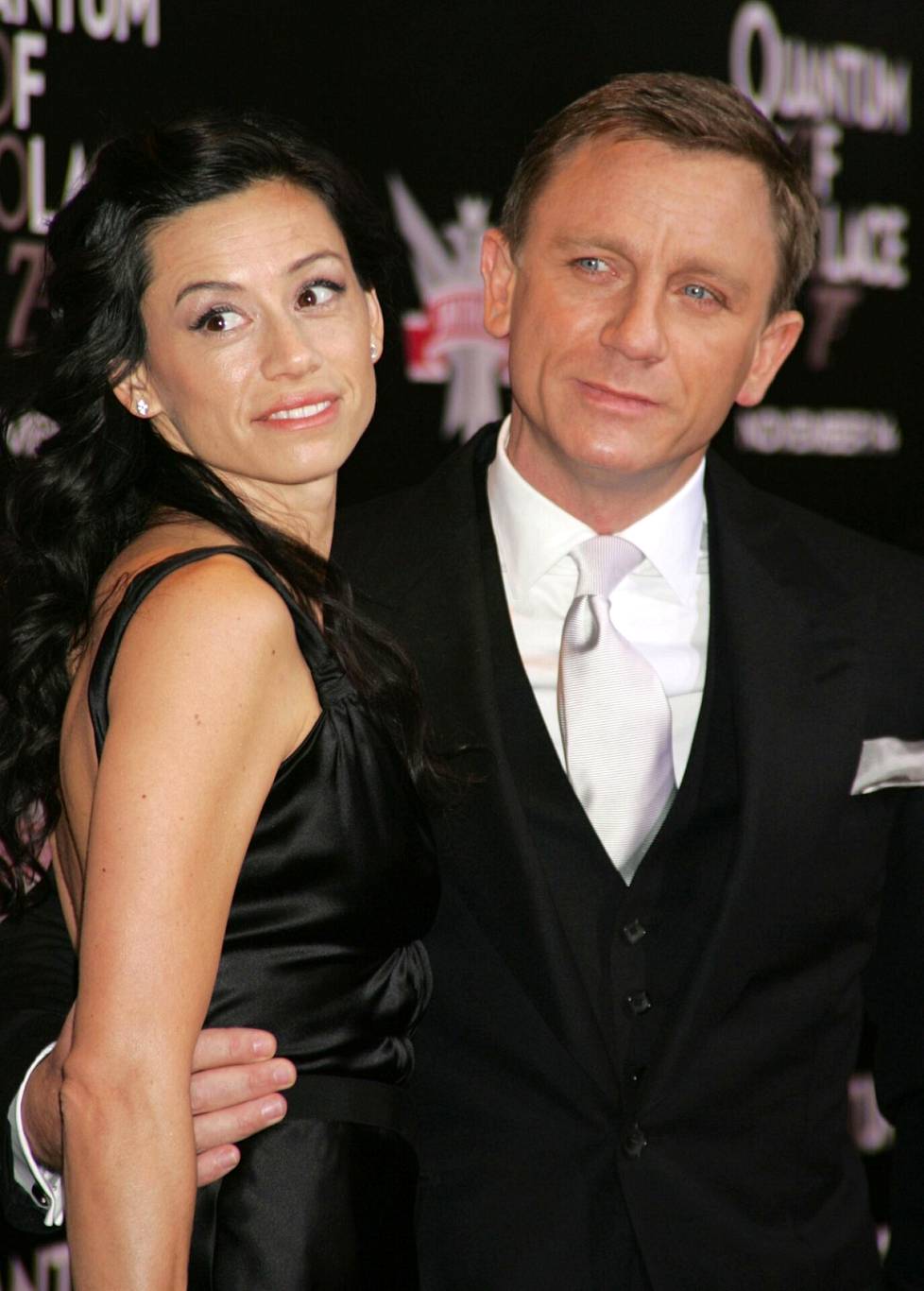 Craig ja elokuvatuottaja Satsuki Mitchell kihlautuivat keskellä suurinta Bond-suosiota.