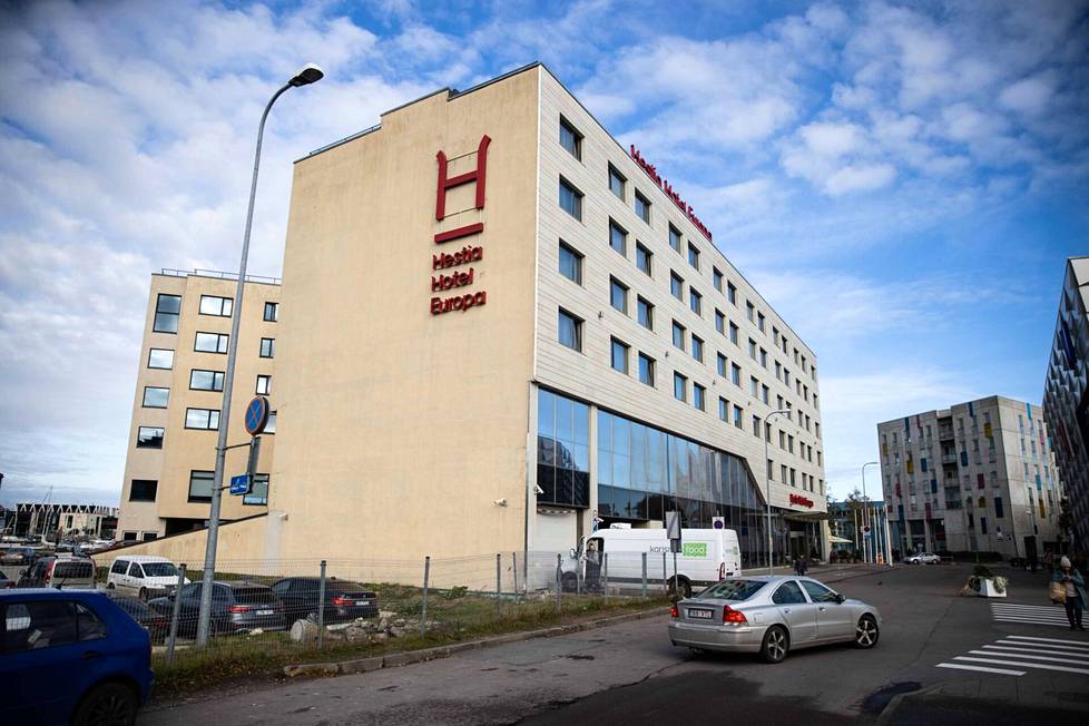 Monet ukrainalaispakolaiset sijoitetaan ensin väliaikaisesti hotelliin ennen kuin heille tarjotaan pidempiaikaista majoitusta. Kuvassa olevassa Hestia Hotel Europassa majoittuu tällä hetkellä 150-200 ukrainalaista pakolaista.