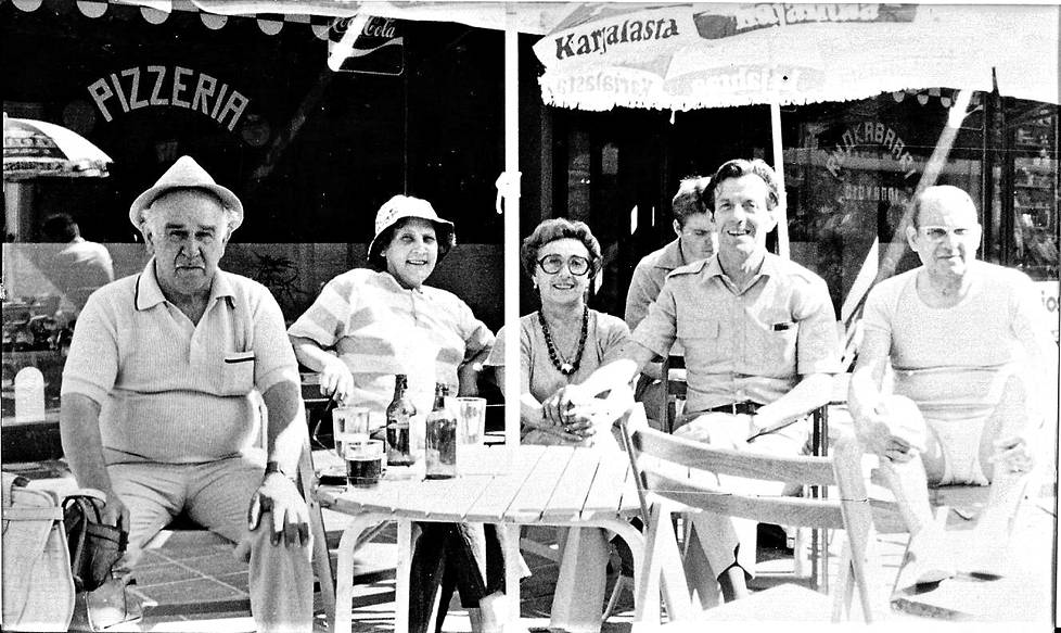 Italialaisia kävi tutustumassa Giovanni Tedeschin (toinen oikealla) pizzeriaan.