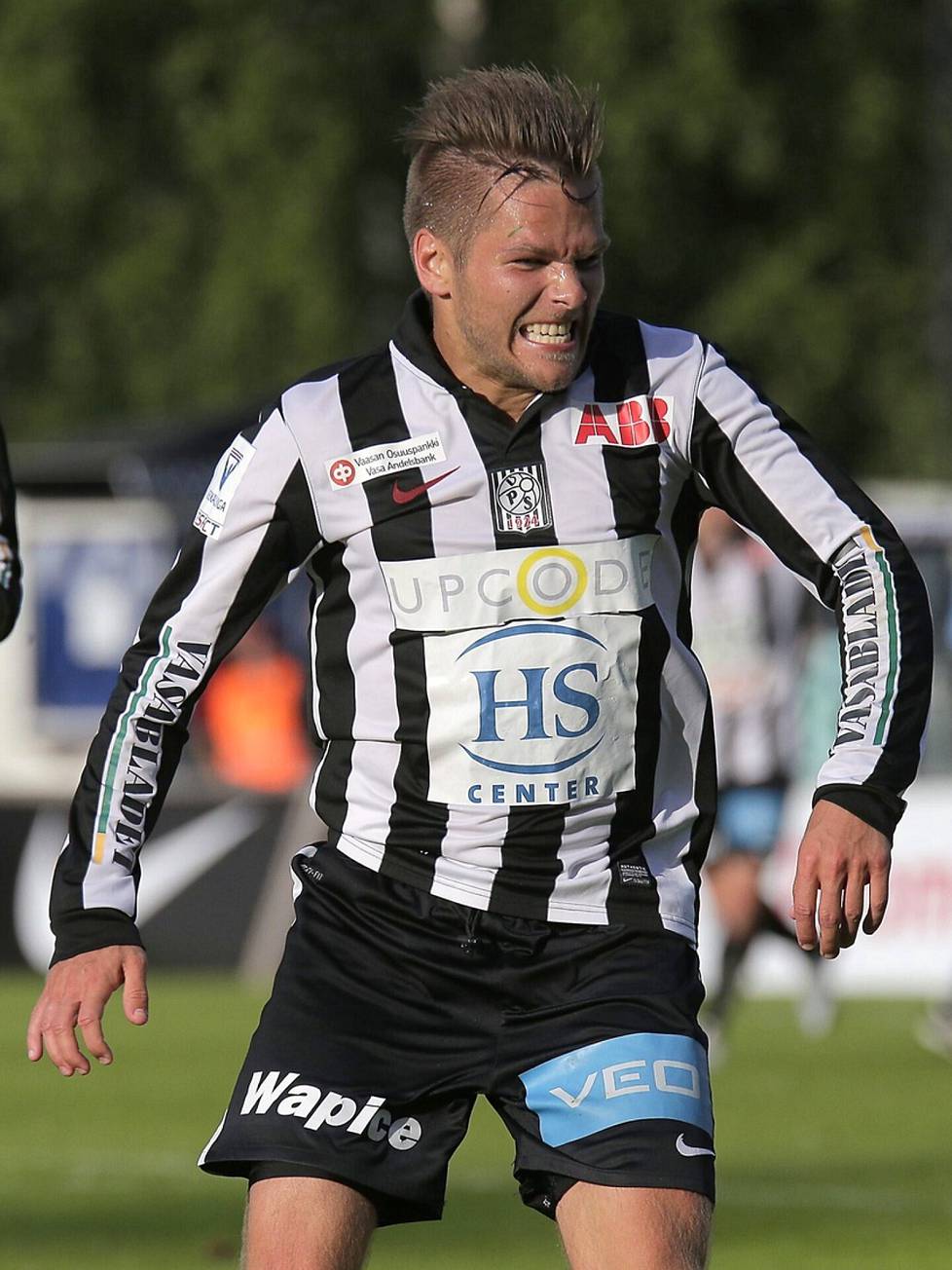 Sebastian Strandvall juhli maalia kesäkuussa 2013.