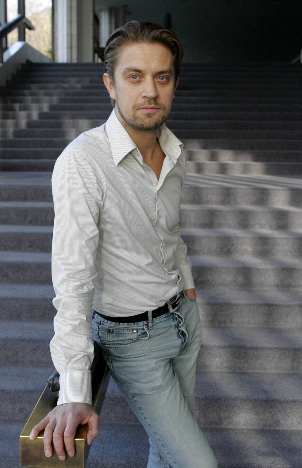 Oskari Katajisto kuvattuna 2004 ja 2011.