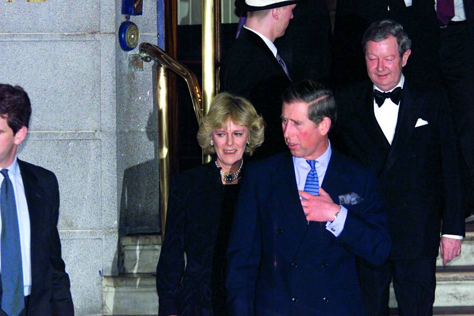 Prinssi Charles ja Camilla esiintyivät ensimmäistä kertaa julkisesti pariskuntana vuonna 1999.