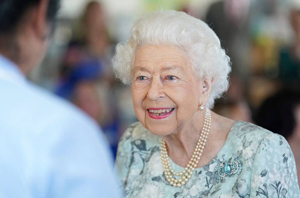 Kuningatar Elisabet oli mukana hoivakodin lisärakennuksen avajaisissa Maidenheadissa 15. heinäkuuta 2022. Juuri ennen kuolemaansa kuningatar Elisabet perui tapaamisensa monarkin neuvonantajien toimielimen kanssa.