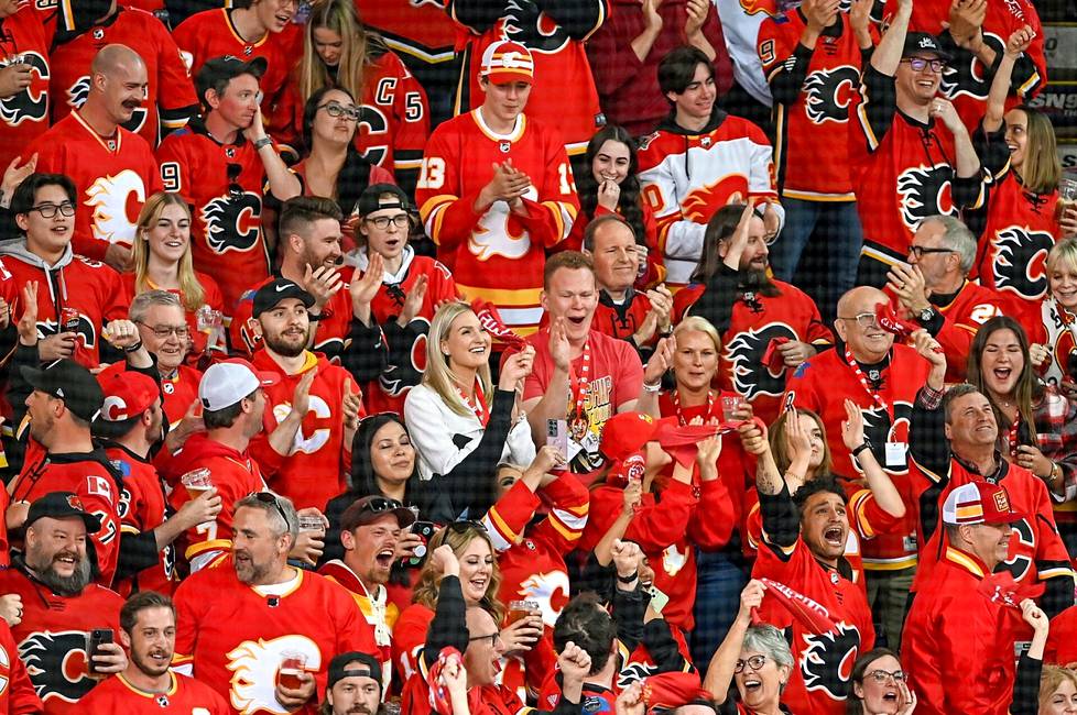 Pikkuveljen esiintyminen Flamesin kannustusjoukoissa kirvoitti ihmettelyä Ottawassa viime keväänä.