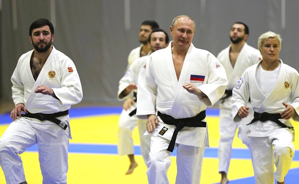  Urheilulliselle Putinille judo on ollut erityisen rakas laji. Putin on mustan vyön judoka.