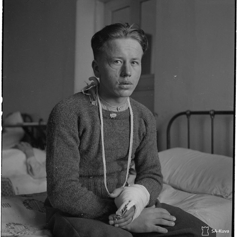 Mannerheim-ristin ritari Viljo Suokas kuvattuna haavoittumisensa jälkeen vuonna 1941.