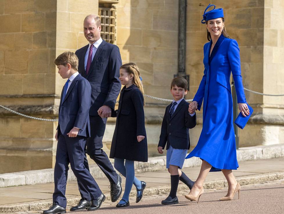 Prinssi George, prinssi William, prinsessa Charlotte, prinssi Louis ja herttuatar Catherine kuvattuna huhtikuussa 2023.