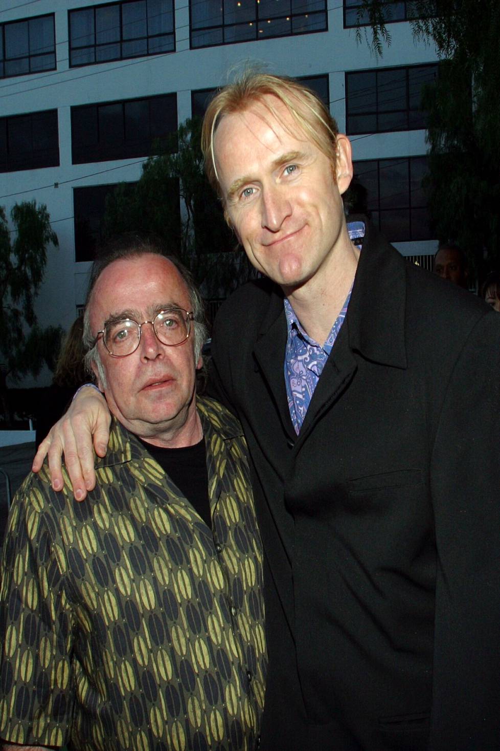 Tom Braidwood (vas.) ja Dean Haglund kuvattuna 2002.