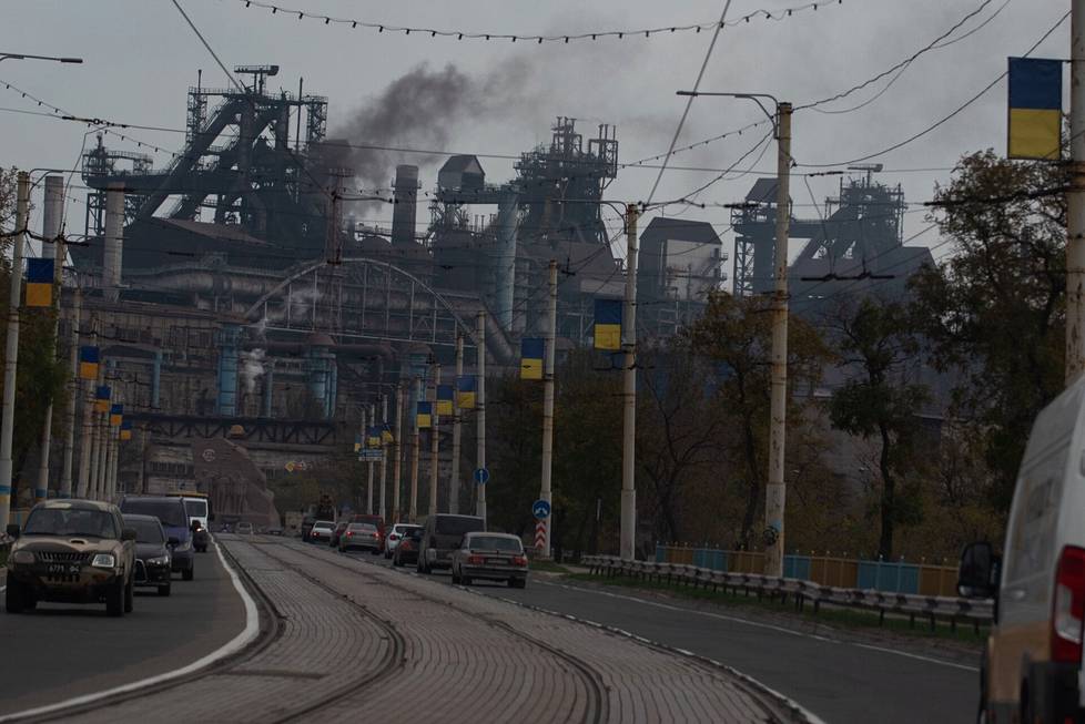 Azovstalin terästehdas Mariupolissa 2019. Tehdas on kaupungissa merkittävä tulonlähde. 