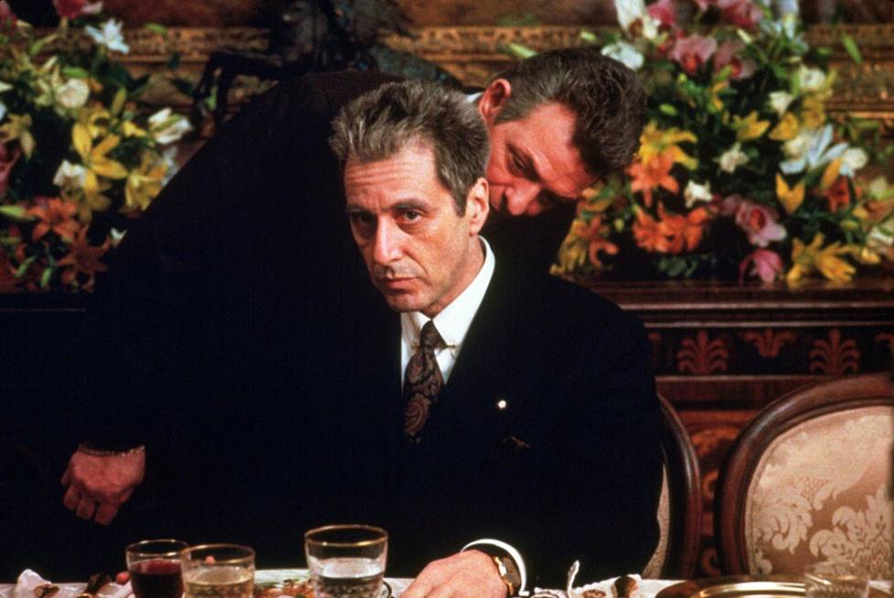 Kummisetä, osa III -elokuvan uusi versio on saanut alaotsikokseen Coda: Michael Corleonen kuolema. Pääosaa, mafiapomo Michael Corleonea, näyttelee siinäkin Al Pacino.