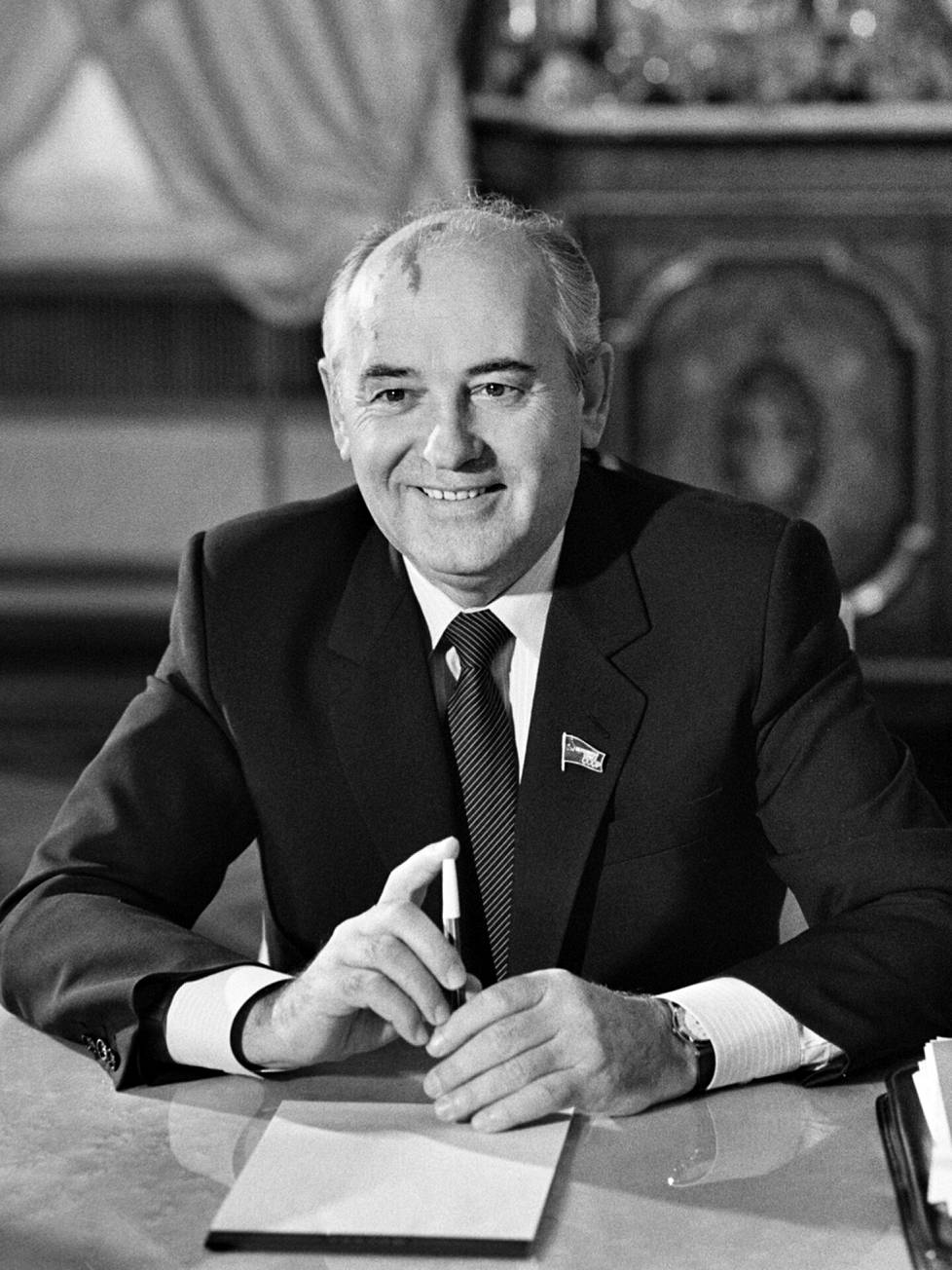 Mihail Gorbatsovia arvostettiin ja arvostetaan yhä lännessä. Venäjän valtiollisessa propagandassa häntä haukutaan nykyisin karkeasti. 