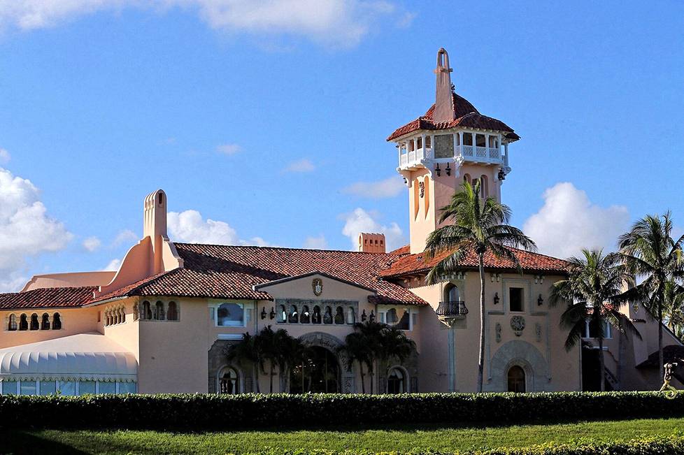 Donald, Melania ja Barron Trump asuvat Mar-a-Lagon kartanossa Floridan Palm Beachilla.