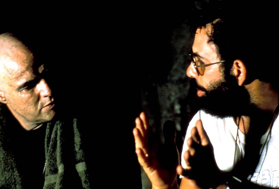 Näyttelijä Marlon Brando ja ohjaaja Francis Ford Coppola sotaelokuvan Ilmestyskirja. Nyt! kuvauksissa 1970-luvun lopussa.