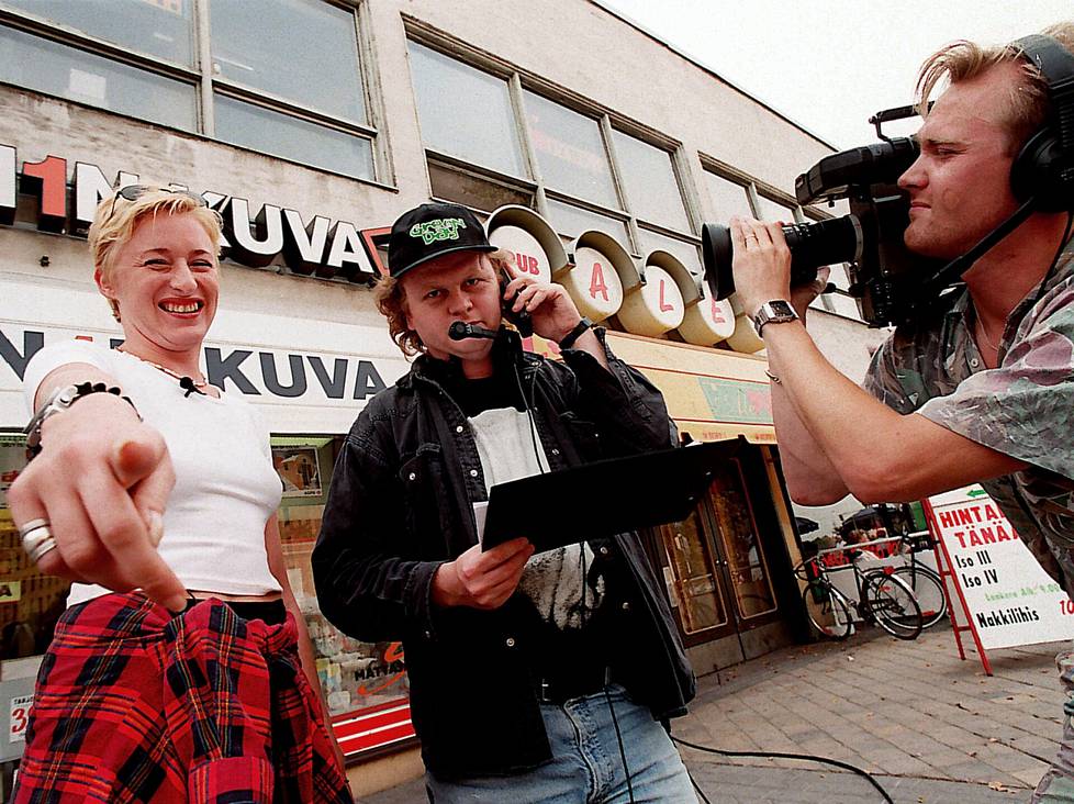 Katja Ståhl ja Pizza Pekkarinen Jyrki-ohjelmaa tekemässä vuonna 1995.