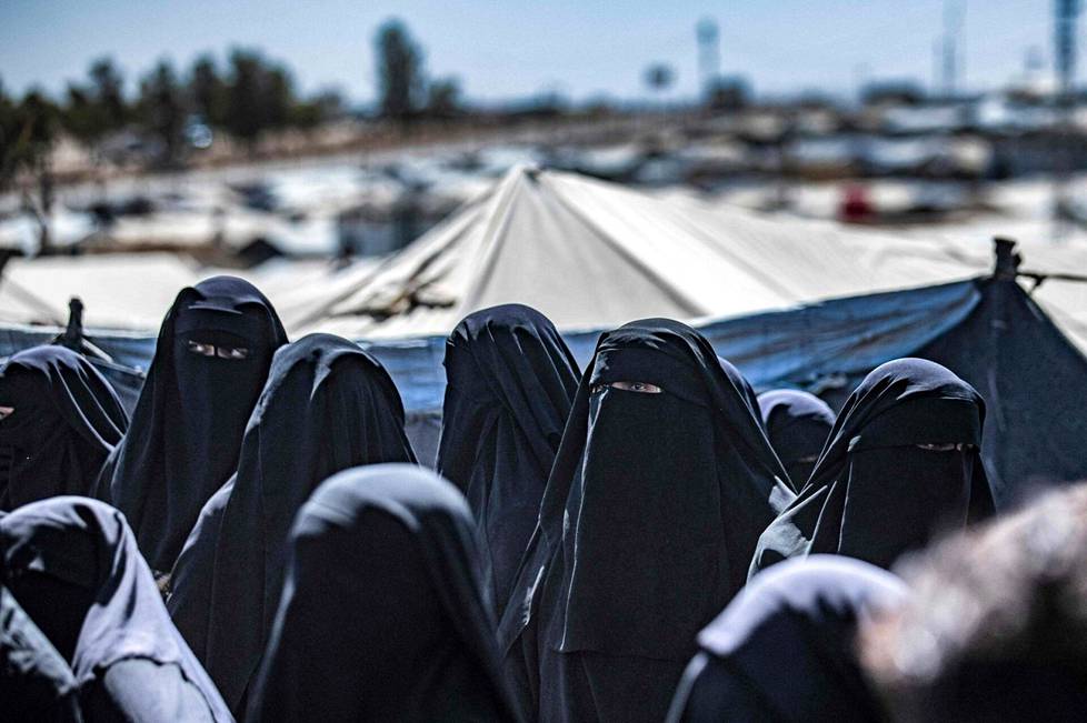 Al-Holin leiri on kurdien ylläpitämistä Isis-naisten vankileireistä pahamaineisin. Monia länsimaalaisia onkin siirretty pienemmälle al-Rojn leirille.