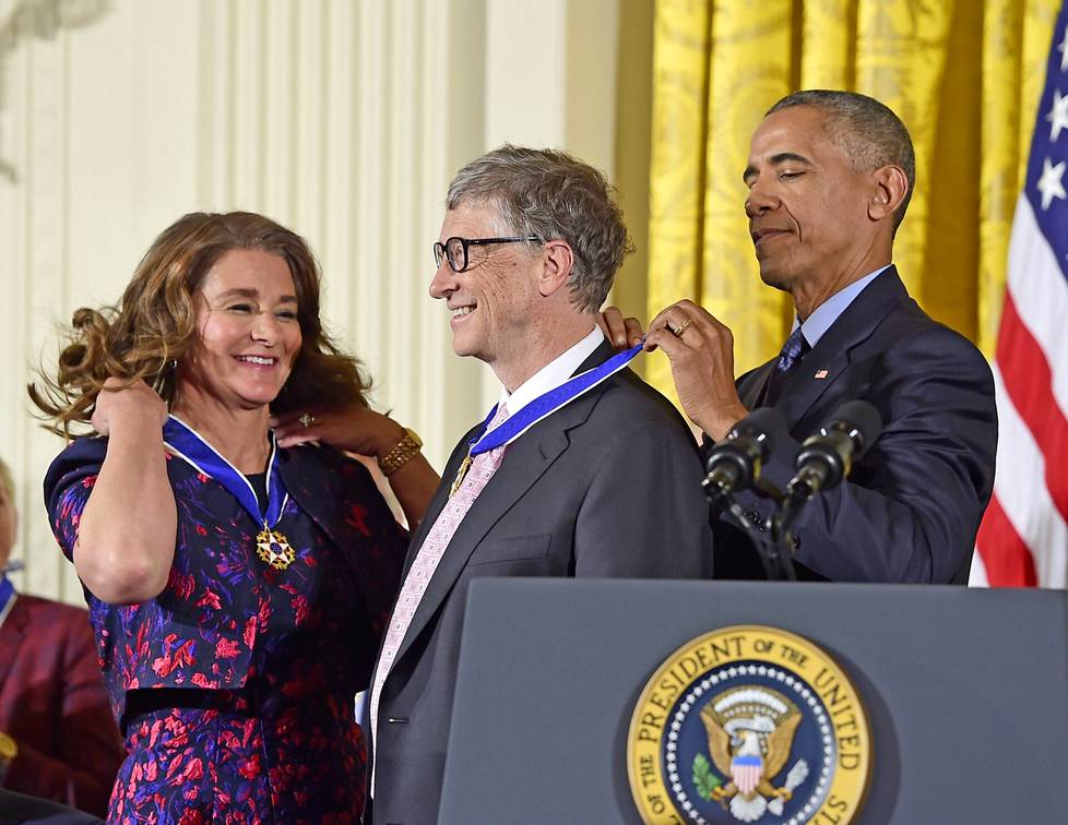 Presidentti Barack Obama palkitsi Melinda ja Bill Gatesin Presidentin vapaudenmitalilla vuonna 2016 heidän tekemästään merkittävästä hyväntekeväisyystyöstä. Ex-paria pidetään uudenlaisen hyväntekeväisyystyön uranuurtajina ja yksinä maailman vaikutusvaltaisimmista ihmisistä.