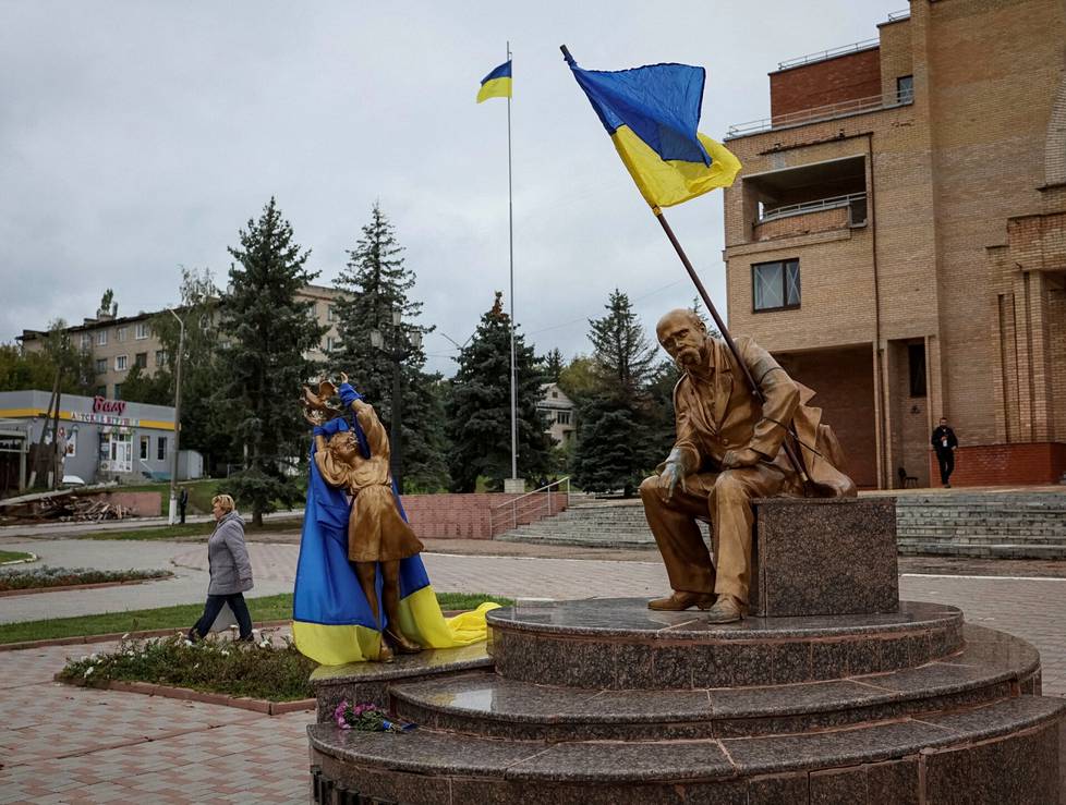 Venäläisten lähdettyä Balaklijan keskustassa seisoo yhä ehjänä Ukrainan kansallisrunoilijan Taras Shevtshenkon muistomerkki. 